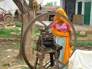 Donna al lavoro in Rajasthan, India